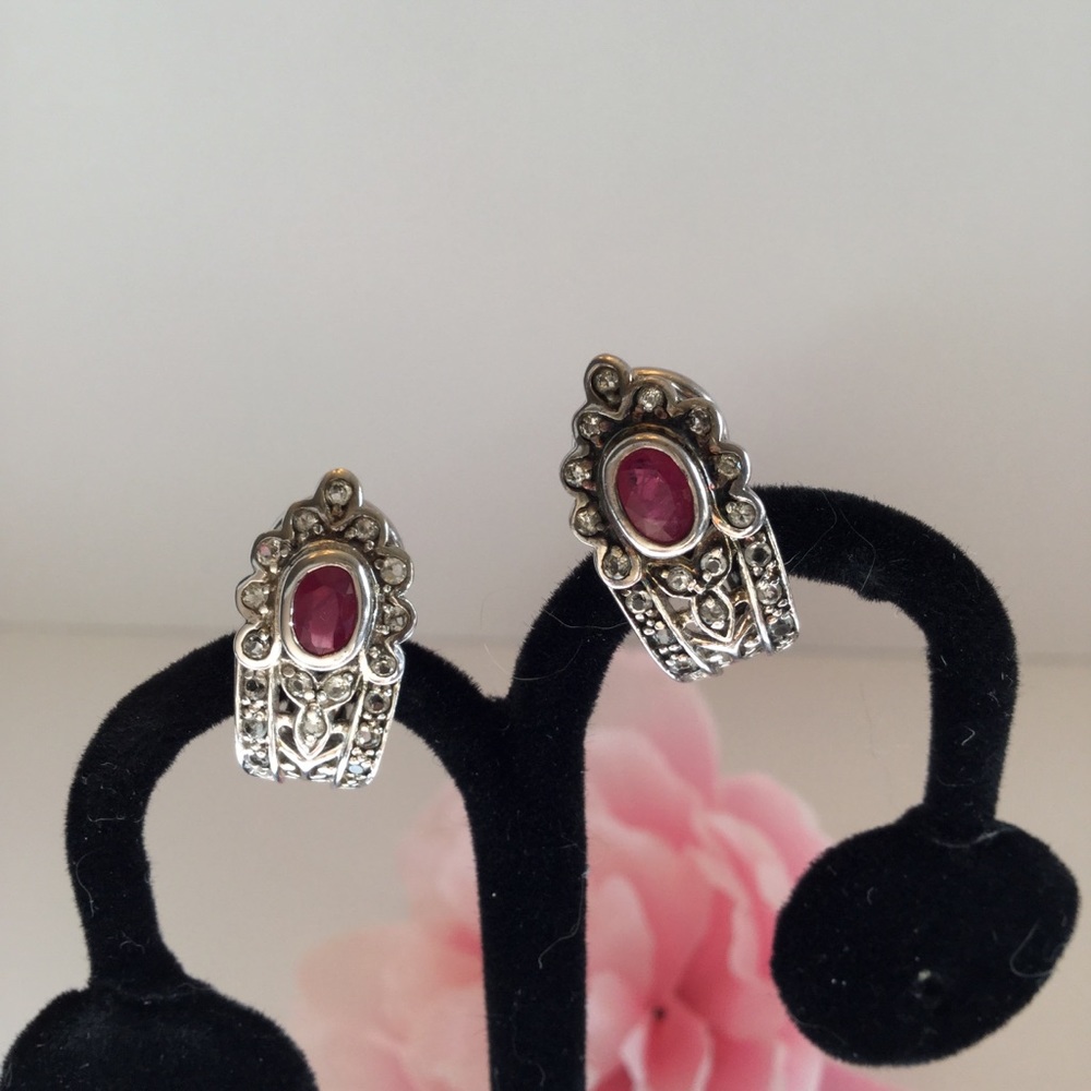 🚫SOLD🚫RUBY CAB EARRINGS CLIP/POST🌸 - Picture 3 of 8